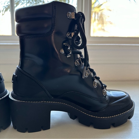 Tory Burch Lug Boot Black Women's - Picture 7 of 15